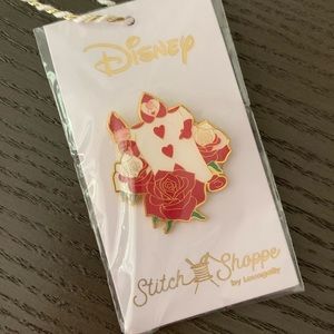 loungefly Alice in wonderland pin